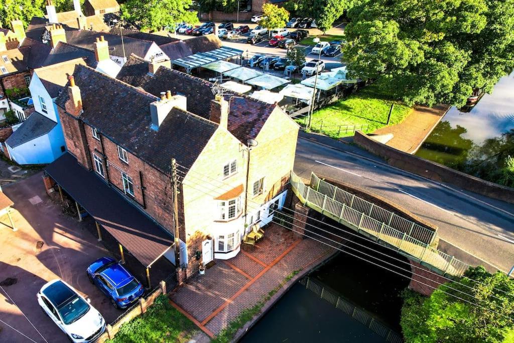 Hidden Gem Canal Facing Retreat With Lovely Walks Hopwas Exterior photo